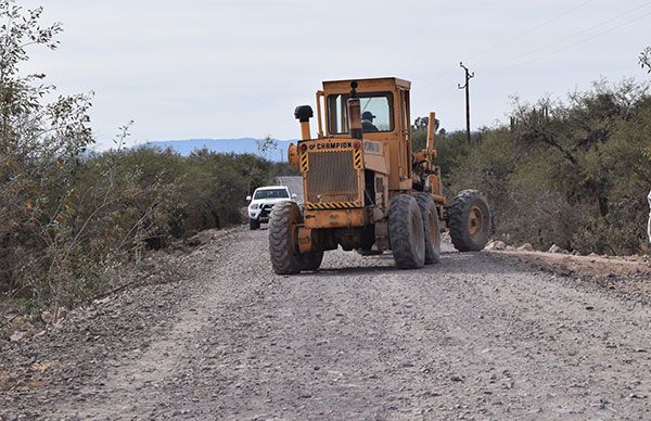  Un camino pavimentado más en Armadillo de los Infante