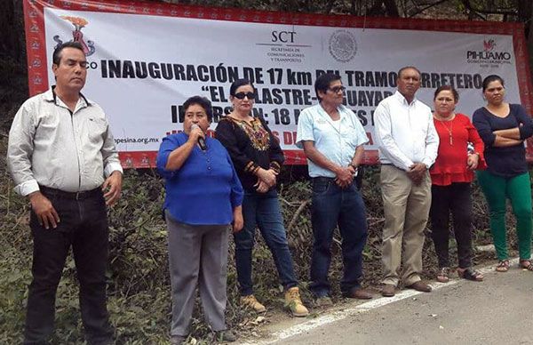 En Pihuamo estrenan magna obra carretera