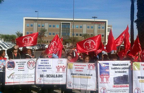 Manifestación en Infonavit; Antorcha exige vivienda popular