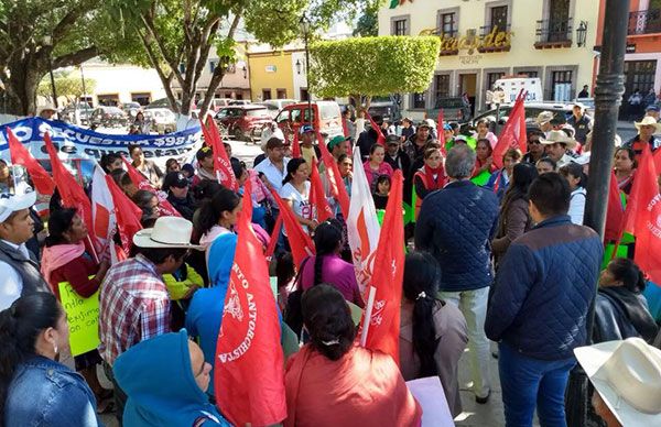  Pancho dará solución a trabajadores en Cadereyta 