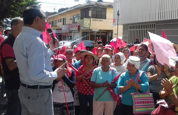 Protestan en Ayuntamiento de Chilpancingo para que libere recursos