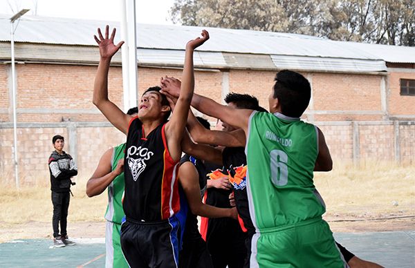 Duranguenses reciben el año nuevo con torneo de basquetbol