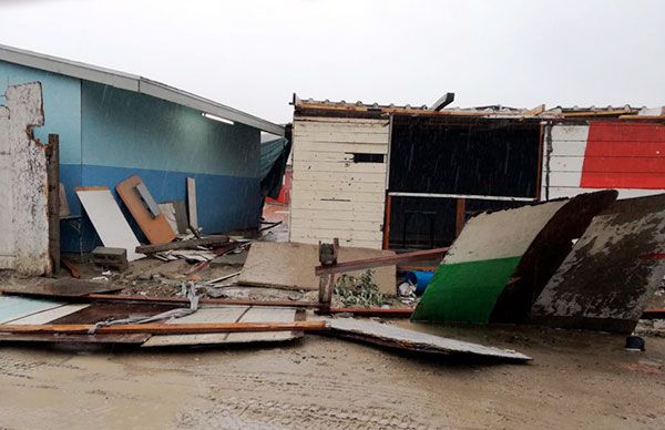 Casas y escuelas sufren afectaciones por lluvias