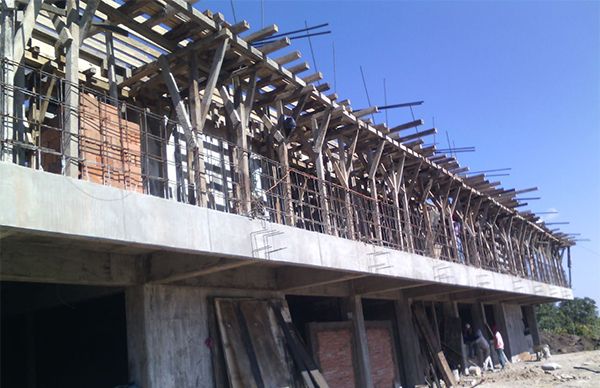 Avanza la construcción del CECyTEC de Huazuntlán