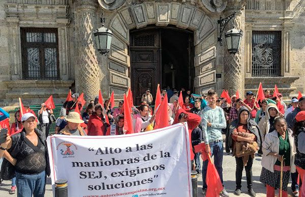 25 de enero, marcha-plantón en Palacio de Gobierno 