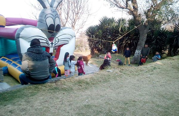 Antorcha lleva alegría a niños de Milpa Alta