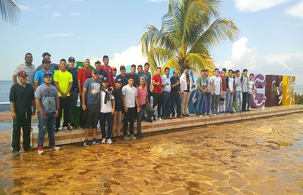 Campechanos rumbo a la XIX Espartaqueda Deportiva Antorchista