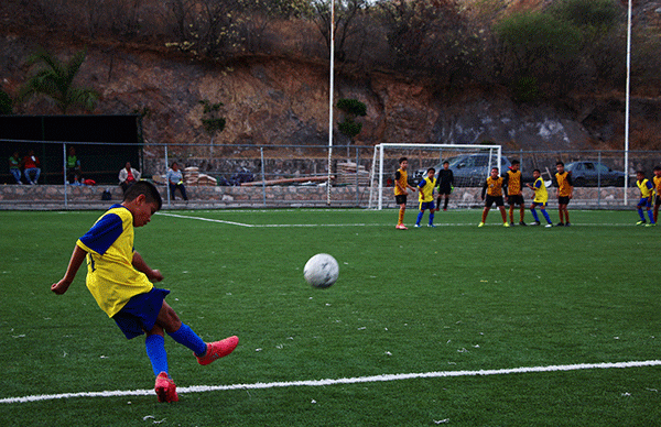 Gran inicio de futbolistas guerrerenses en la XIX Espartaqueada Deportiva