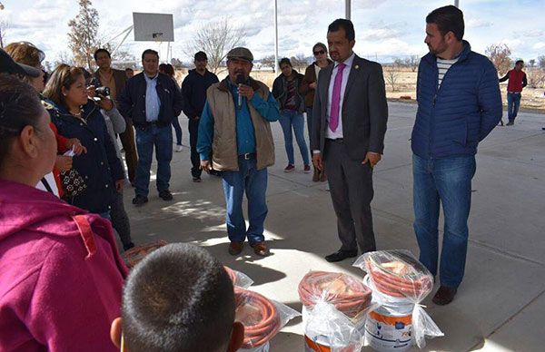  Entregan domos logrados por Antorcha en escuelas de Fresnillo  