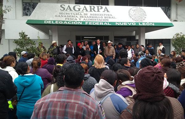 La tierra no espera a nadie: campesinos del ejido La Barreta 