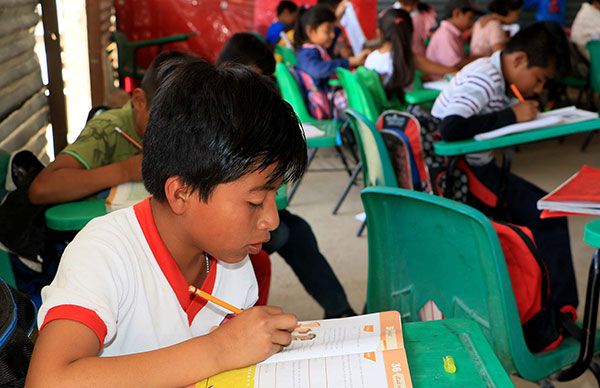 Notable avance en la construcción de aulas en escuela de 