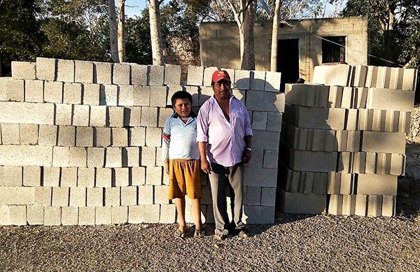 Familias indígenas de Hopelchén reciben materiales para vivienda