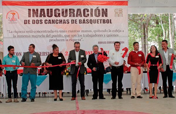 COBA de Maravatío celebra inauguración dos arcotechos con inversión de casi 3 mdp