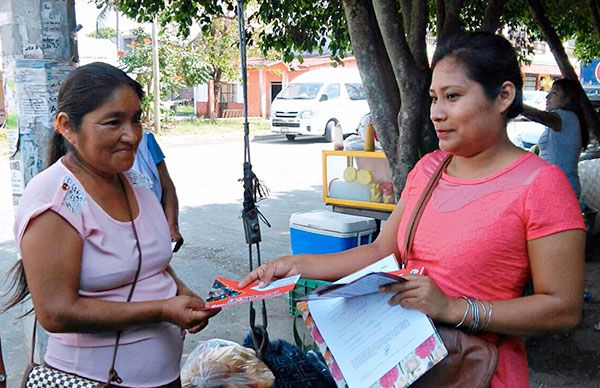 El pueblo oaxaqueño volantea incumplimientos del Gobierno de Murat