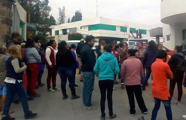 Protestan en INTERAPAS; vecinos piden agua