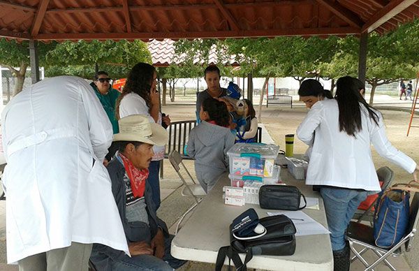 Consiguen jornadas médicas en las colonias Combate y Metalera