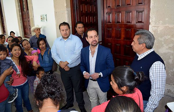 En pleno Día de la Mujer hay protesta en el despacho del Gobernador