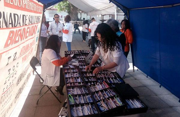 Antorcha lleva salud visual a Tláhuac