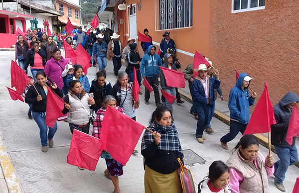 Población otomí denuncia indolencia con la que se gobierna en San Bartolo Tutotepec