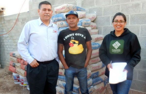  Entregan paquetes de cemento y cal en la capital hidrocalida 