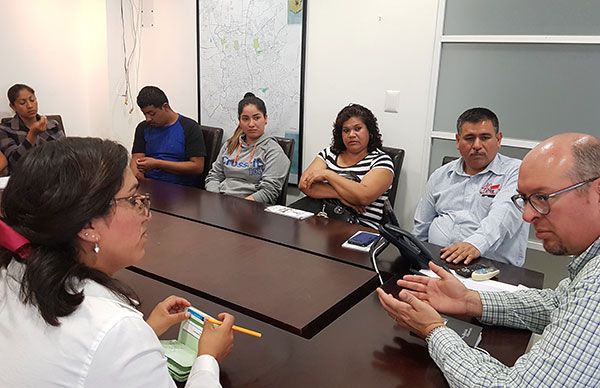 Titular del Instituto de Vivienda atiende a antorchistas