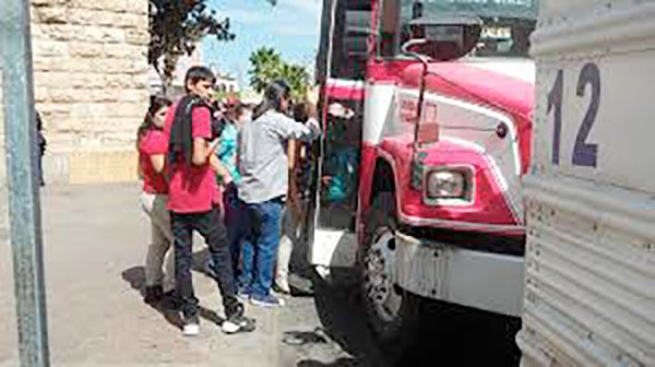 Antorchistas de Nogales, presentes en la marcha del 12 de abril