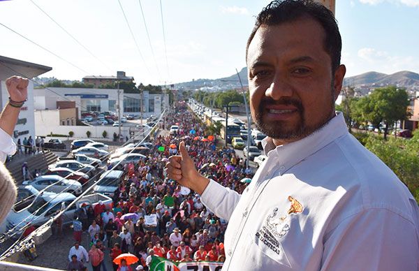 Militantes antorchistas registran candidatura ante el Instituto Electoral de Zacatecas 