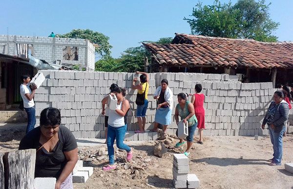 Antorchistas mejoran calidad de sus viviendas