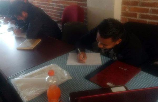 Docentes examinan estrategias de motivación para alumnos