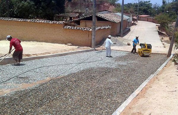 Al 50% pavimentación de calle principal en comunidad de Cerro Nanche