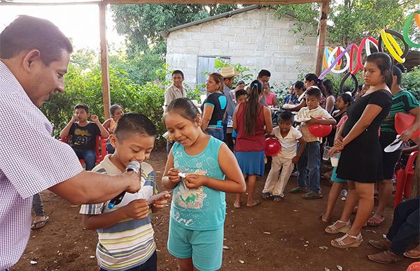 Antorcha festeja a las madres en Soteapan