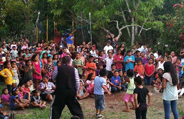 Festejan a los niños en Peto