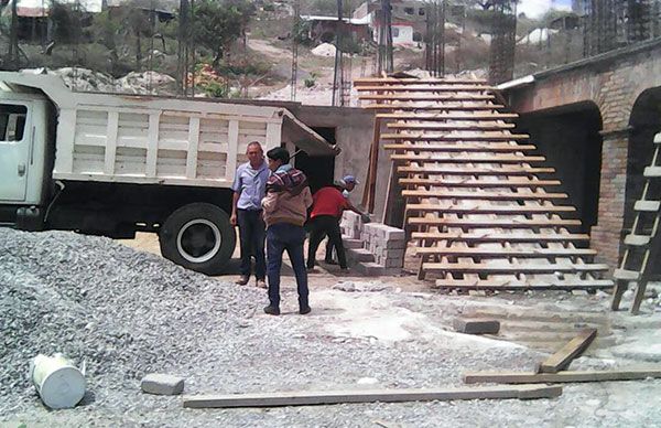  Reinicia construcción de albergue en la colonia Mártires Antorchistas