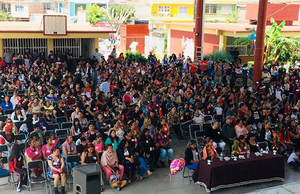  Un éxito, la fiesta por el 10 de Mayo en la Secundaria Técnica No.83