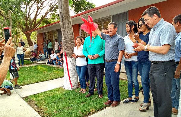  Antorcha inaugura primer edificio de EMSAD 