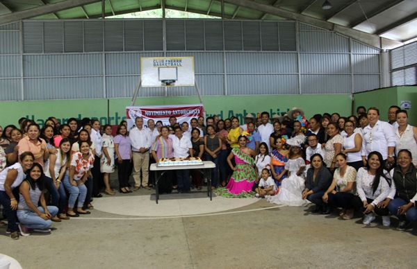 Antorcha reconoce el trabajo docente en el Estado