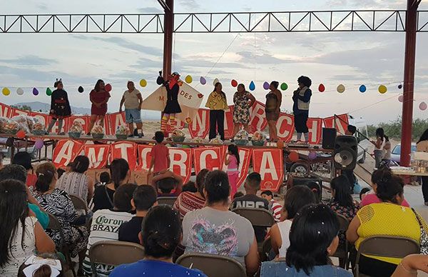 Antorcha continúa festejando a las reinas de la casa