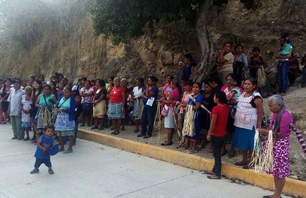   Concientizan a mujeres de Ahuexotitlán sobre importancia de organizarse