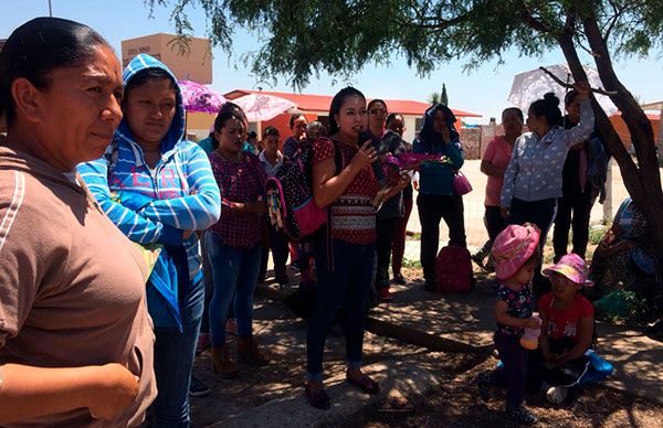 Padres de familia respaldan  construcción de domo en primaria de Trancoso gestionado por Antorcha