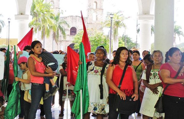  Antorchistas gestionan obras y proyectos para comunidades indígenas