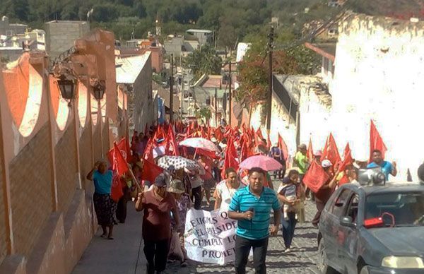 Antorchistas demandan atención del alcalde de Metztitlán