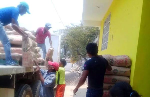 Familias de Ometepec reciben material para construir cuarto adicional