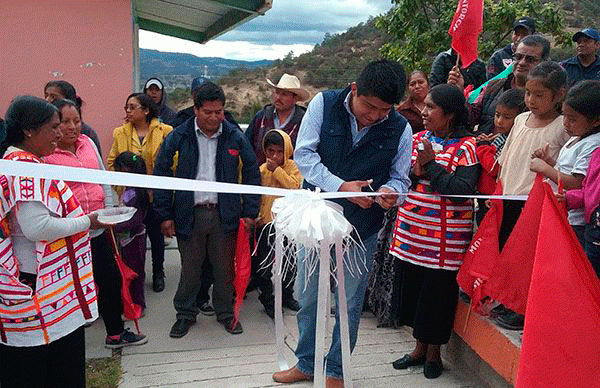 Gracias a gestión de Antorcha, hay mejora de camino en  Las Huertas