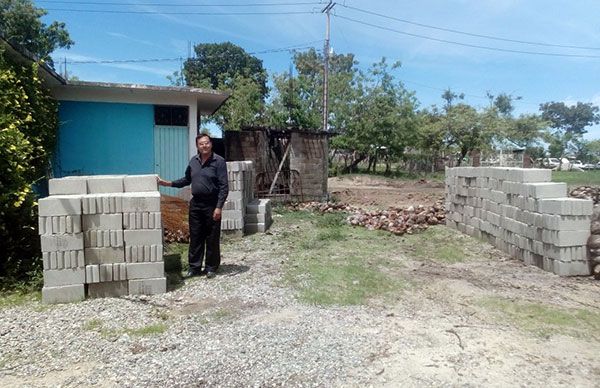 Reciben familias de San Marcos apoyos de vivienda