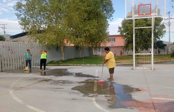 Realizan limpieza en Gimnasio Ignacio Zaragoza