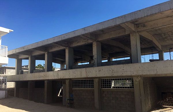 Continúan con la construcción de aula U2C 