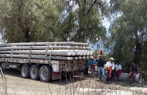 Avanza obra de electrificación en el municipio de Huehuetla