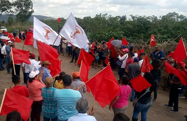 Construyen camino de 