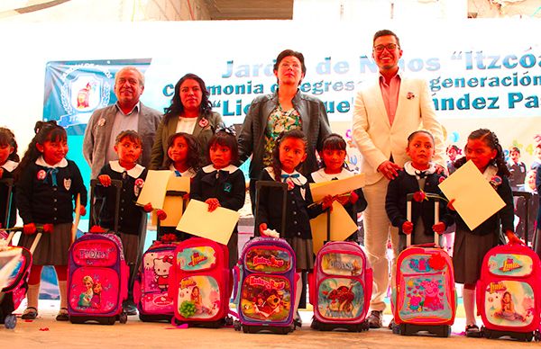 Clausura de ciclo escolar en preescolar antorchista de Pachuca  