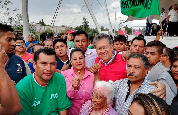 Gloria Brito felicita a Jesús Tolentino Román por su tiunfo en las elecciones en Chimalhuacán  